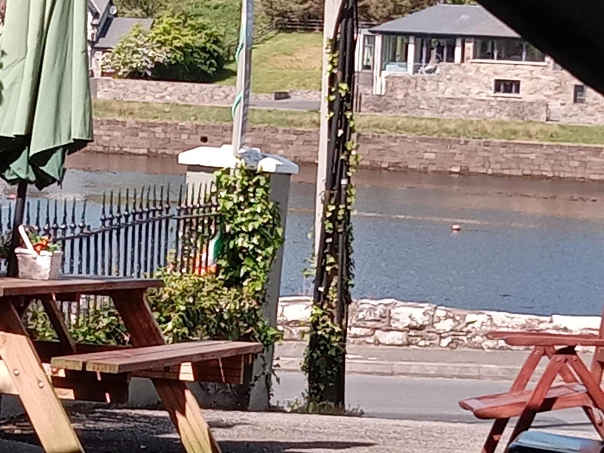 MOORINGS Greenway Newport  Buitenkant foto